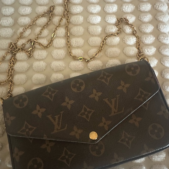 Louis Vuitton Monogram Brown Clutch with Gold Chain - Picture 1 of 4